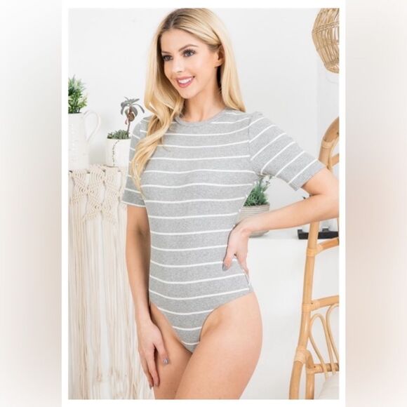 Polagram Gray and White Striped Half Sleeve Bodysuit. Size Medium. - Picture 3 of 14